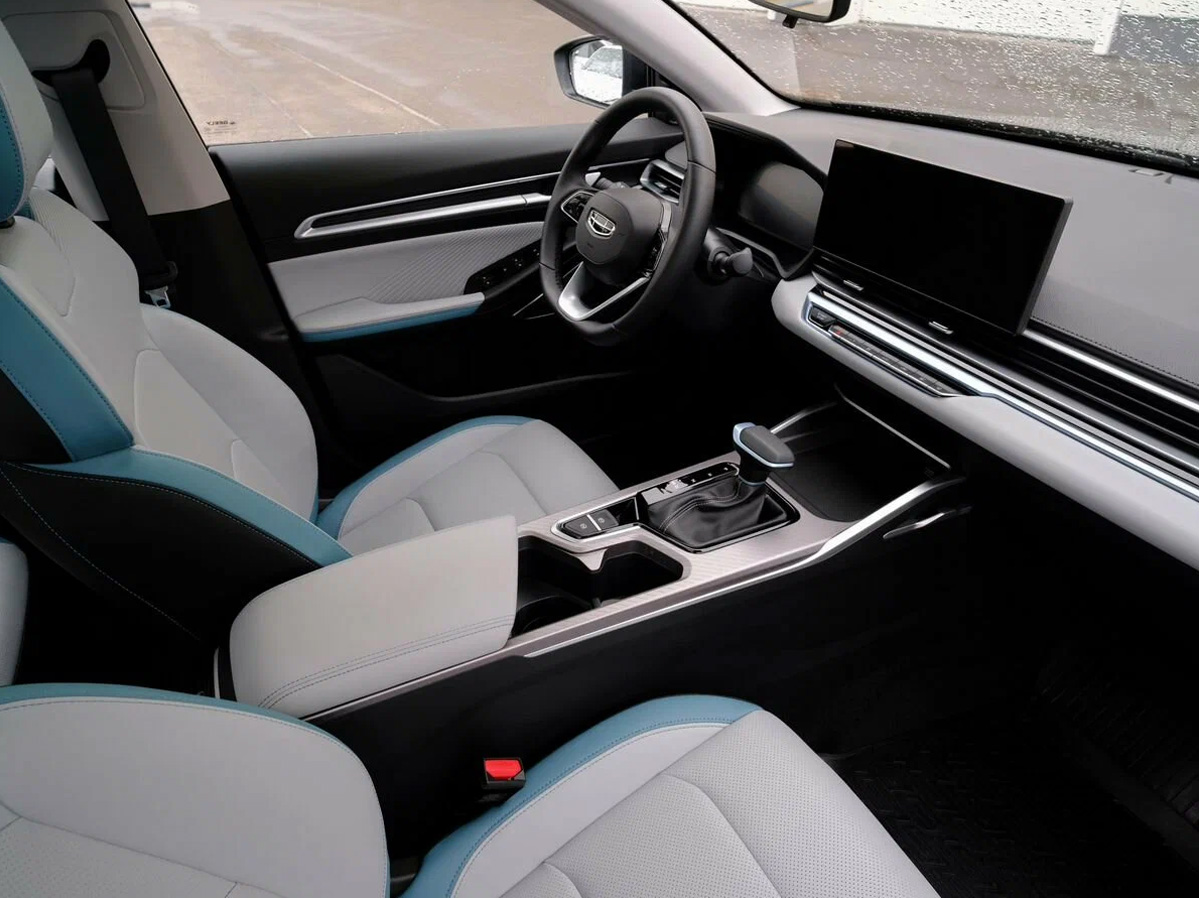 Geely Emgrand 2025